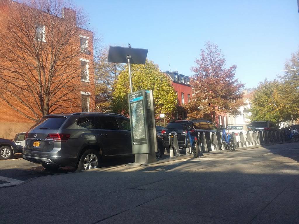 Cary Cooks Inc | restaurant | 70 Downing St, Brooklyn, NY 11238, USA | 7182303197 OR +1 718-230-3197