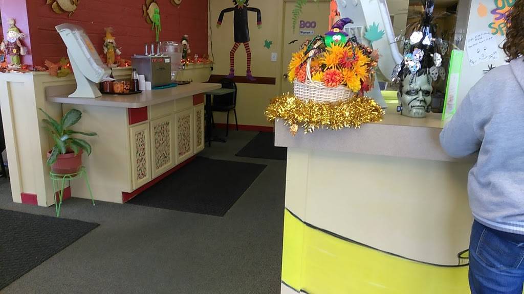 Arthur Treachers Fish & Chips | restaurant | 4451 Mahoning Ave, Youngstown, OH 44515, USA | 3307926764 OR +1 330-792-6764