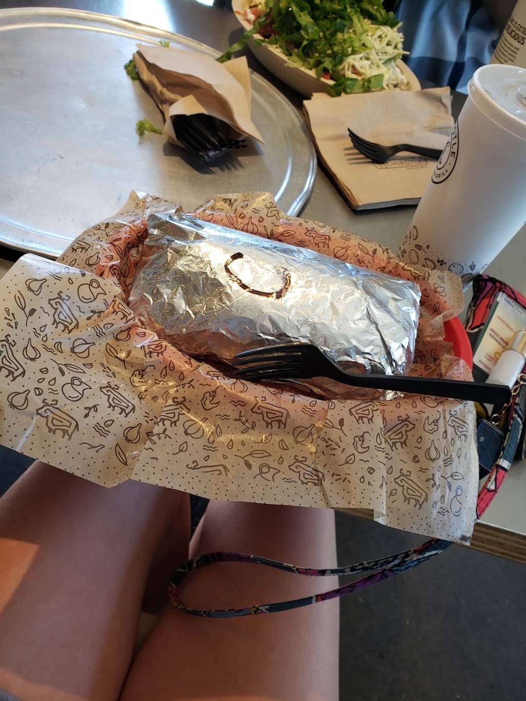 Chipotle Mexican Grill | restaurant | 961 Dana Dr Ste 160, Redding, CA 96003, USA | 5302239292 OR +1 530-223-9292