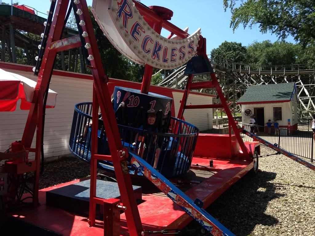 Bobs In Arnolds Park | restaurant | 188-226 Park Pl, Arnolds Park, IA 51331, USA | 7123326564 OR +1 712-332-6564