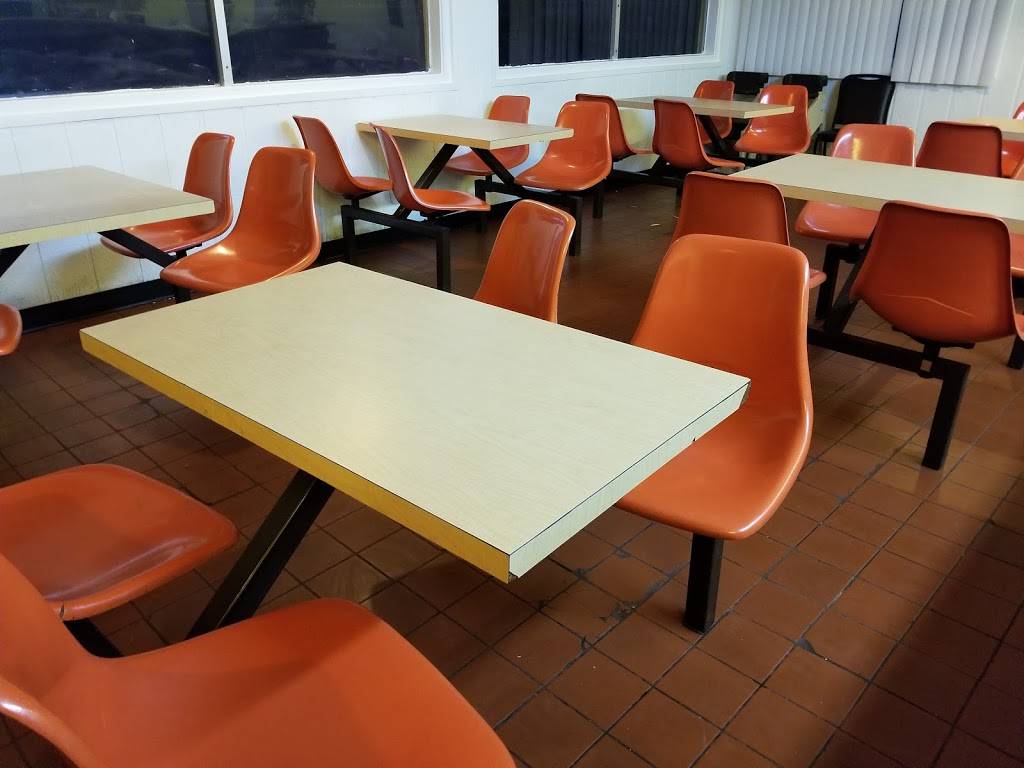 Mels Drive In | restaurant | 50 E Main St, San Manuel, AZ 85631, USA | 5203854212 OR +1 520-385-4212