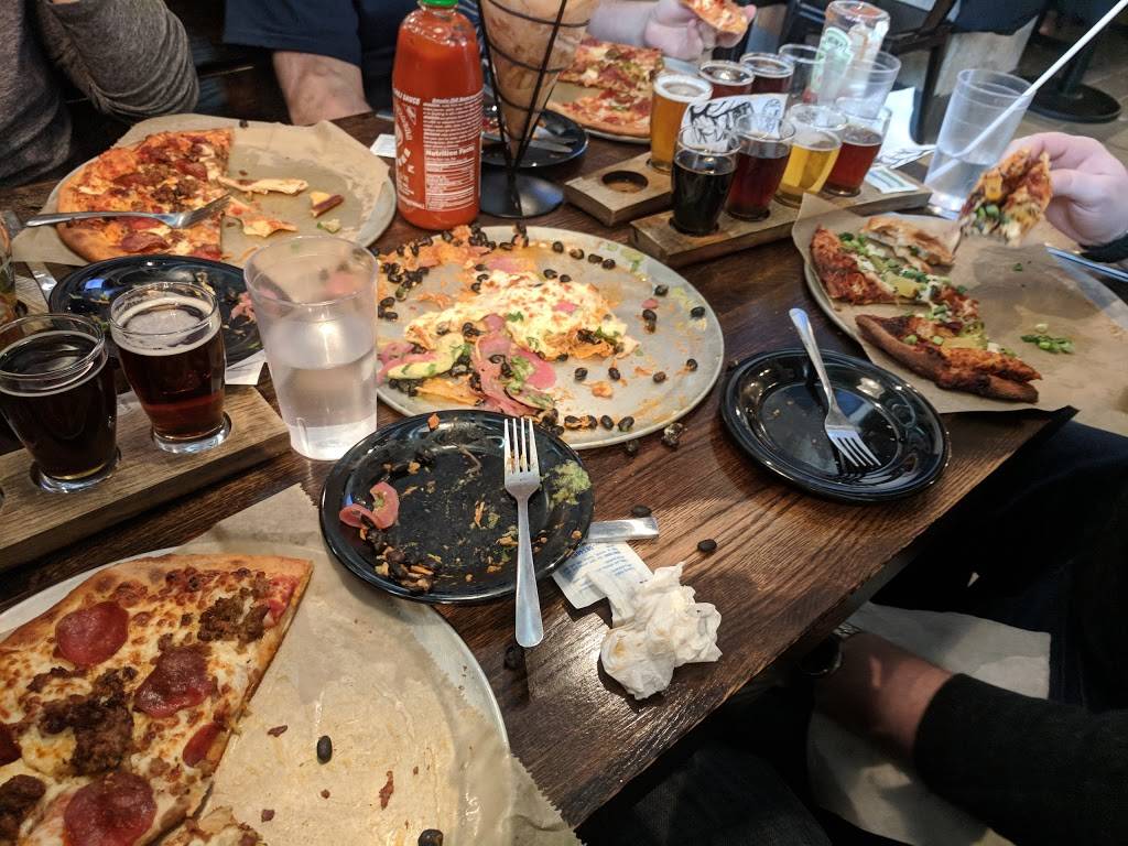 Jolly Pumpkin Pizzeria and Brewery | restaurant | 5215 S Harper Ave, Chicago, IL 60615, USA | 7736438008 OR +1 773-643-8008