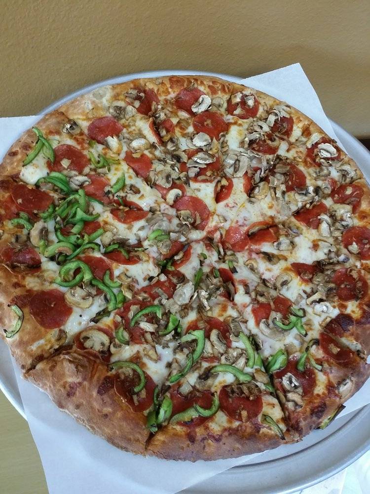 Luis Pizza & Subs | restaurant | 1150 N Harbor Blvd #106, Anaheim, CA 92801, USA | 7149564476 OR +1 714-956-4476