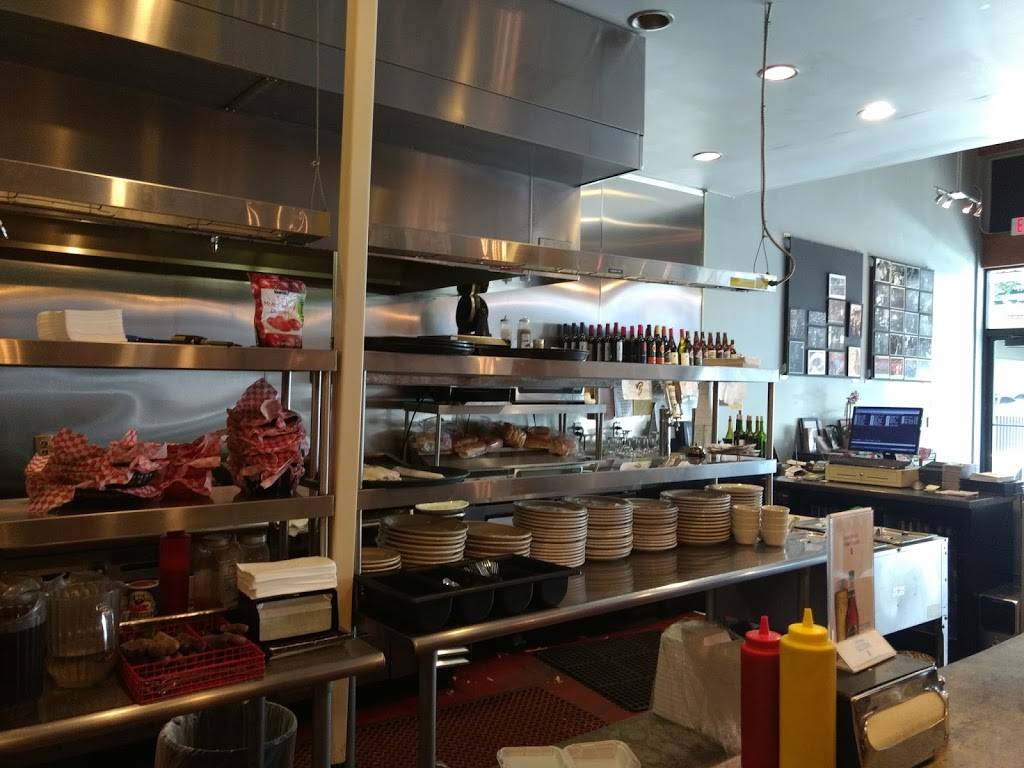 Barkin Dog Grill | restaurant | 940 11th St, Modesto, CA 95354, USA | 2095722341 OR +1 209-572-2341