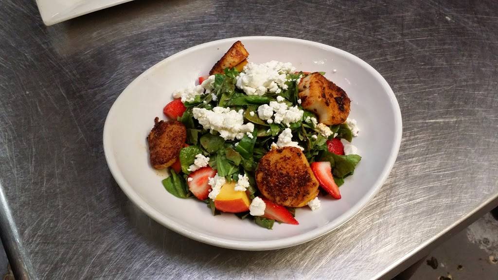 E.R. Bradleys Saloon | restaurant | 104 N Clematis St, West Palm Beach, FL 33401, USA | 5618333520 OR +1 561-833-3520