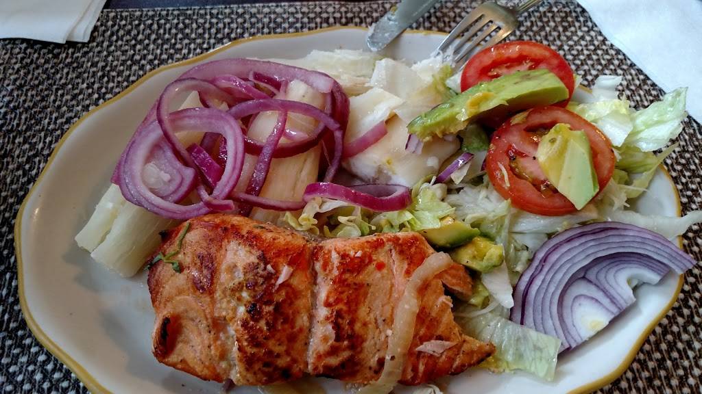 Hollywood Chicken International | restaurant | 216 Westchester Ave, Port Chester, NY 10573, USA | 9149348137 OR +1 914-934-8137