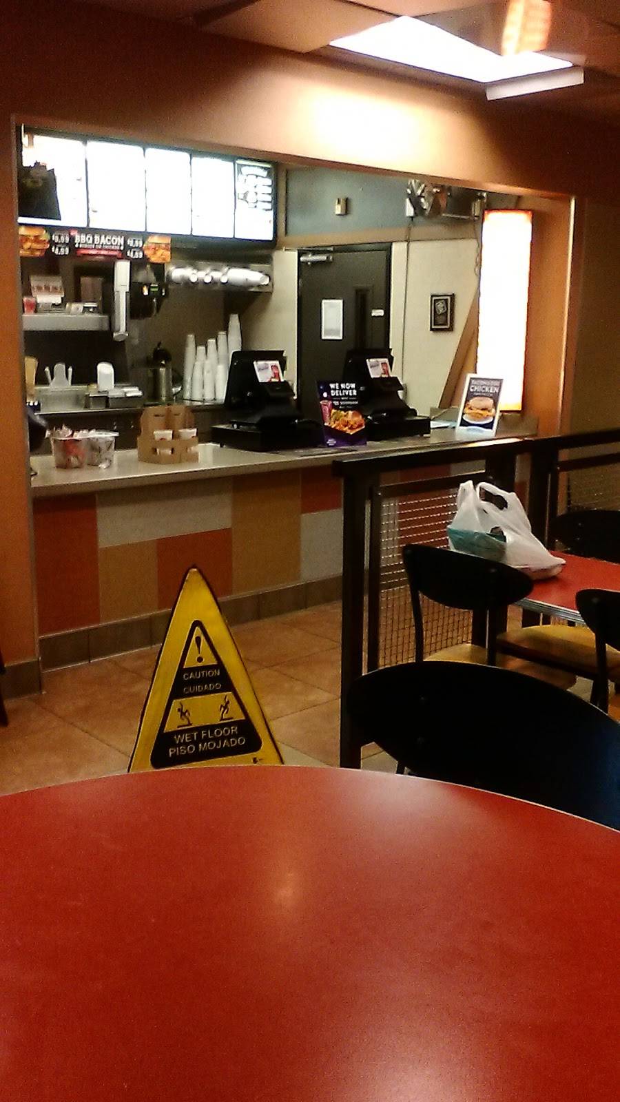 Jack in the Box | restaurant | 20037 Ventura Blvd, Woodland Hills, CA 91364, USA | 8188879339 OR +1 818-887-9339