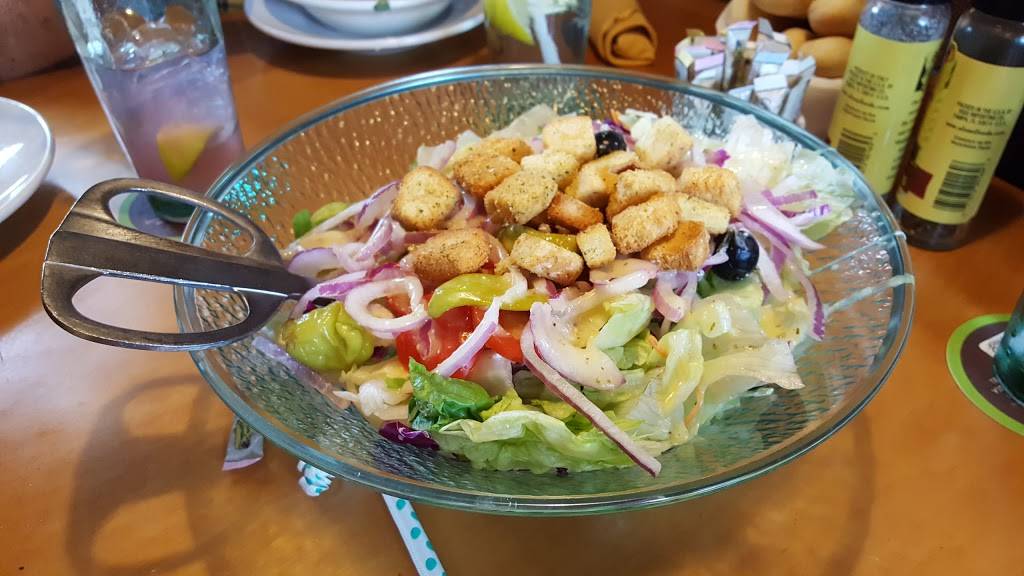 Olive Garden Italian Restaurant | meal takeaway | 20 S Colonial Dr #8, Alabaster, AL 35007, USA | 2056630945 OR +1 205-663-0945