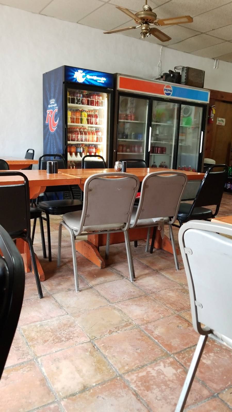 La Ideal Molina | restaurant | 2122 W Poplar St, San Antonio, TX 78207, USA | 2107342296 OR +1 210-734-2296