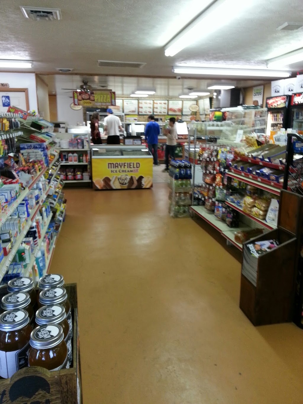 Donna Jos Market & SUBWAY | restaurant | 5040 Hooper Hwy, Cosby, TN 37722, USA | 4235327650 OR +1 423-532-7650