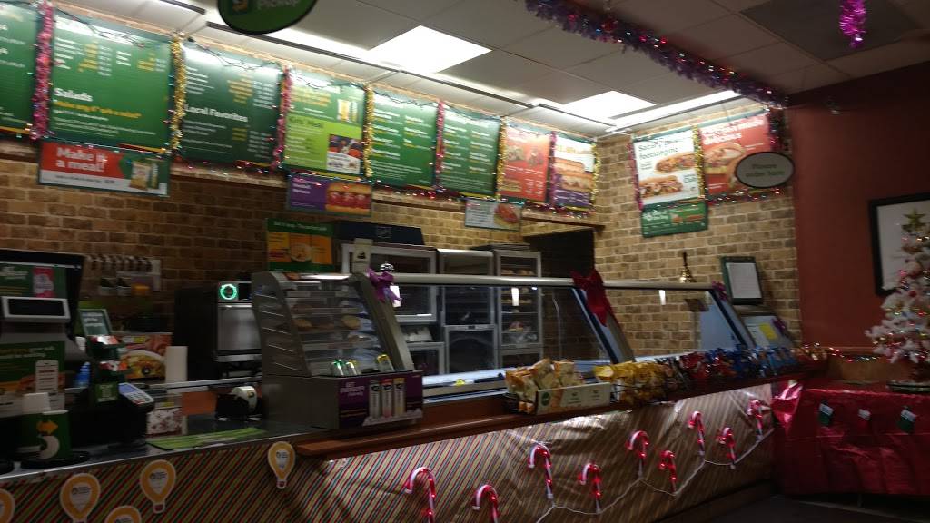 Subway | restaurant | 345 NH-104, New Hampton, NH 03256, USA | 6037445300 OR +1 603-744-5300