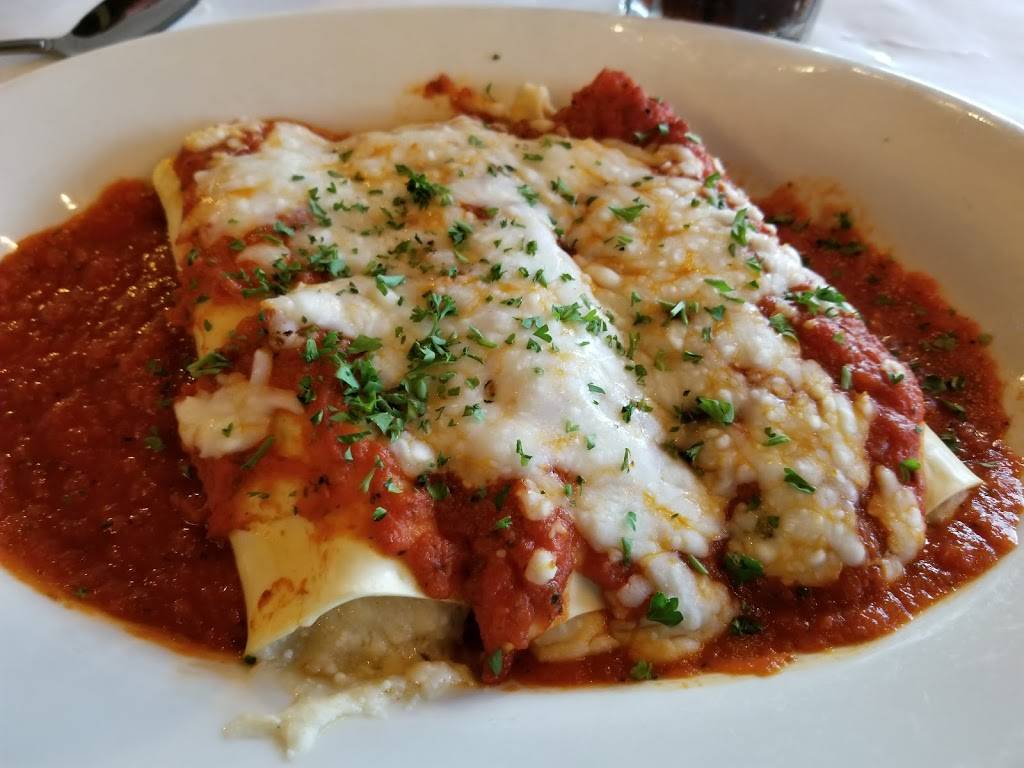 Cavaleris Kitchen | restaurant | 119 W Borden St, Sinton, TX 78387, USA | 3614002146 OR +1 361-400-2146