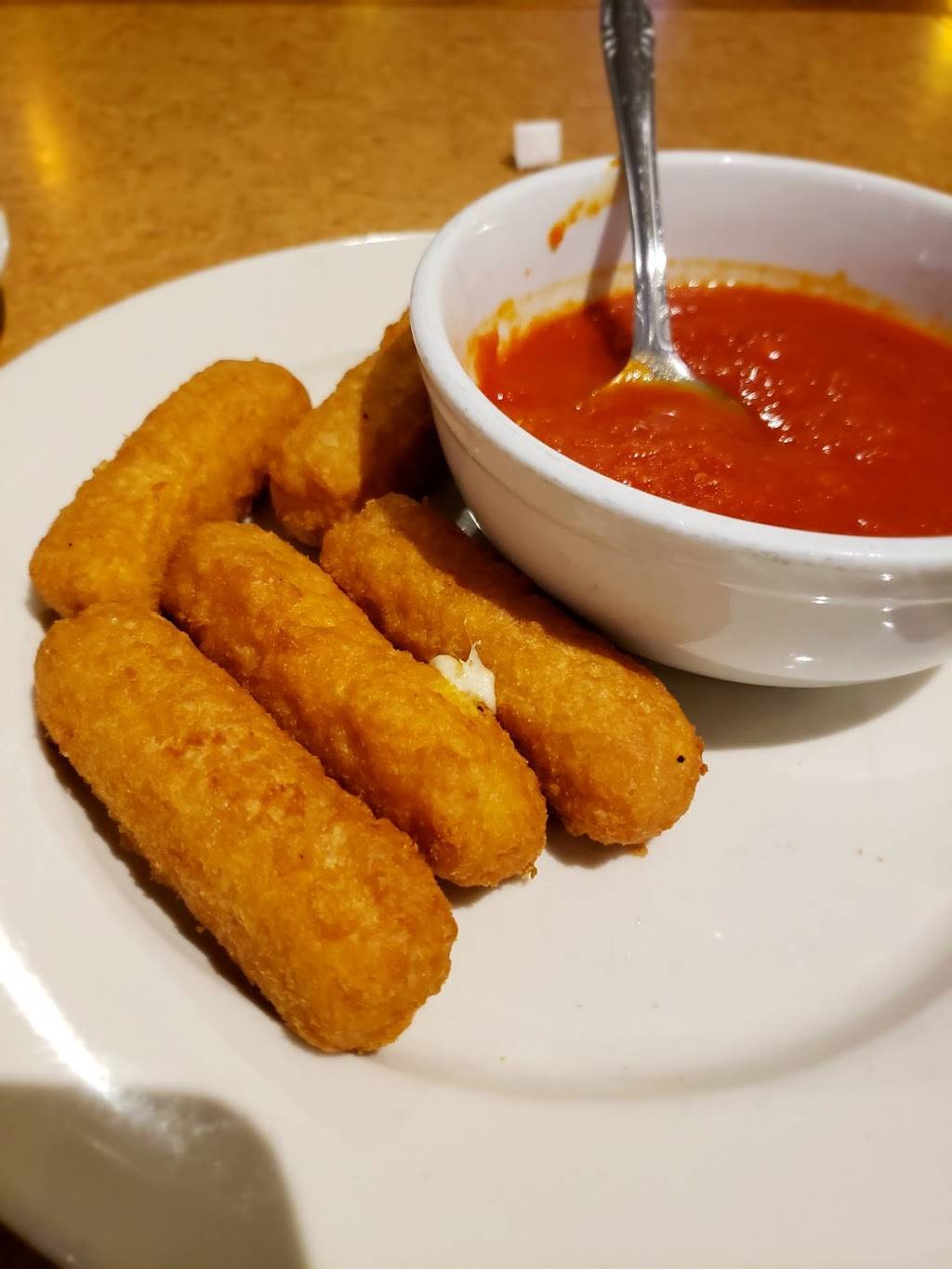 Joes Place Pizza & Pasta | restaurant | 5555 Lee Hwy, Arlington, VA 22207, USA | 7035320990 OR +1 703-532-0990