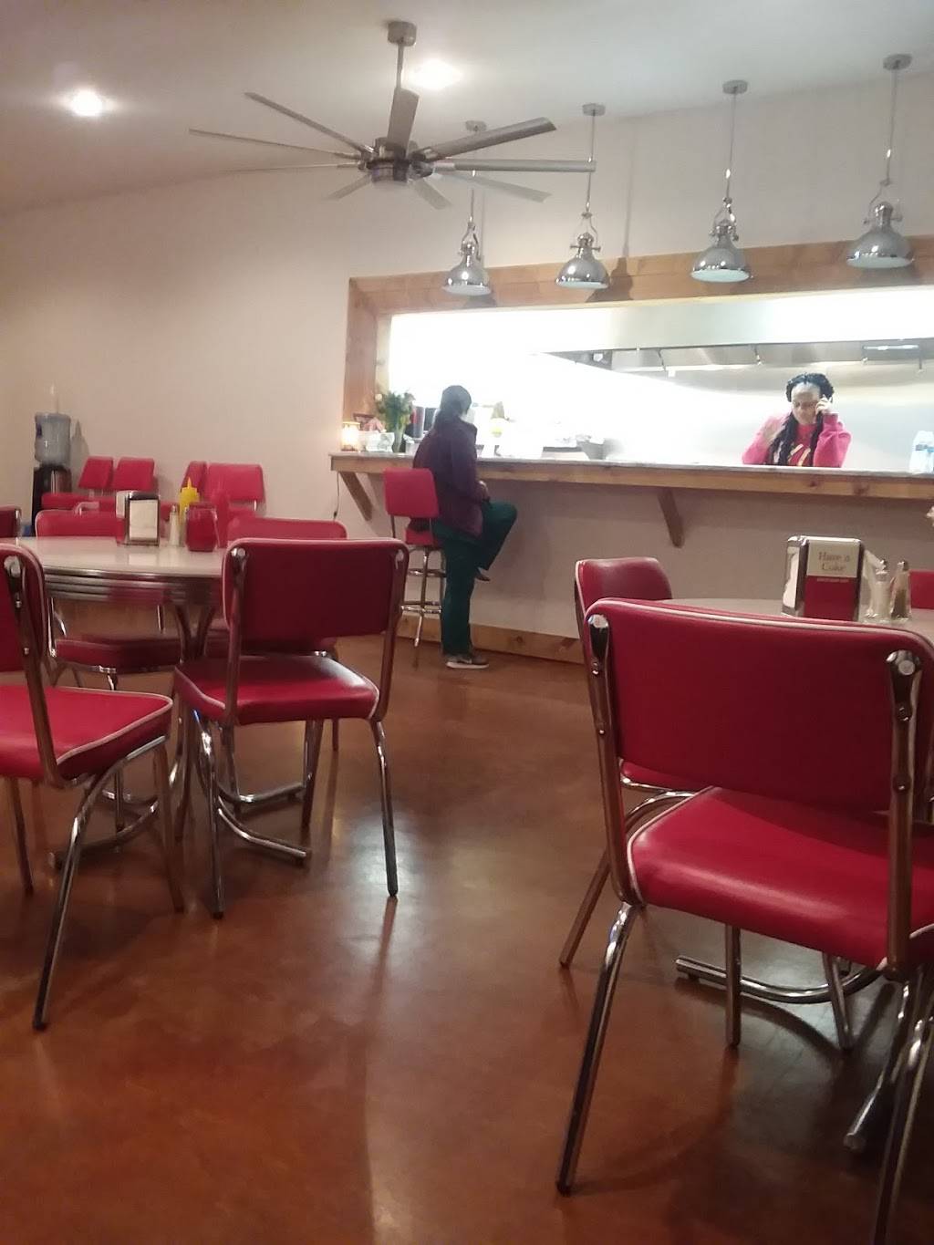 The Snack Bar | restaurant | 120 Main St, Charleston, MS 38921, USA | 6626475494 OR +1 662-647-5494