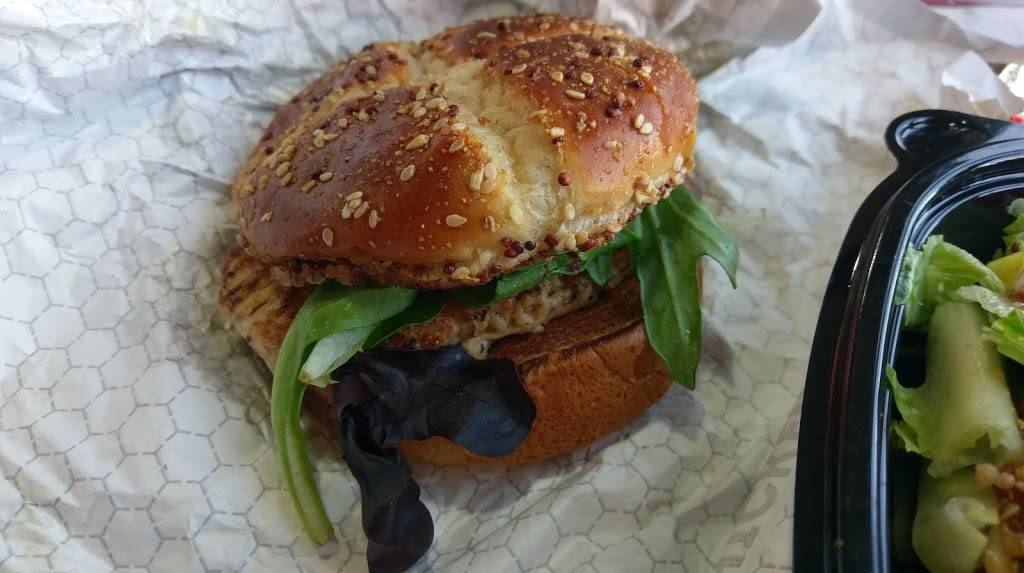 Wendys | restaurant | 409 W Abram St, Arlington, TX 76010, USA | 8174608492 OR +1 817-460-8492