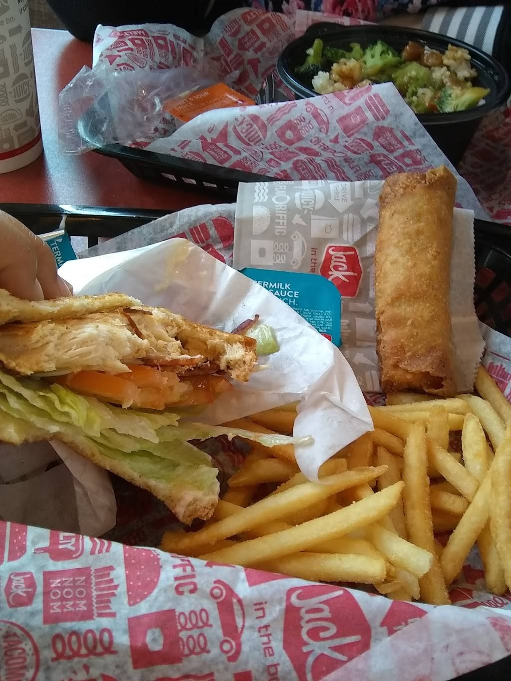 Jack in the Box | restaurant | 339 Paradise Rd, Modesto, CA 95351, USA | 2095210194 OR +1 209-521-0194