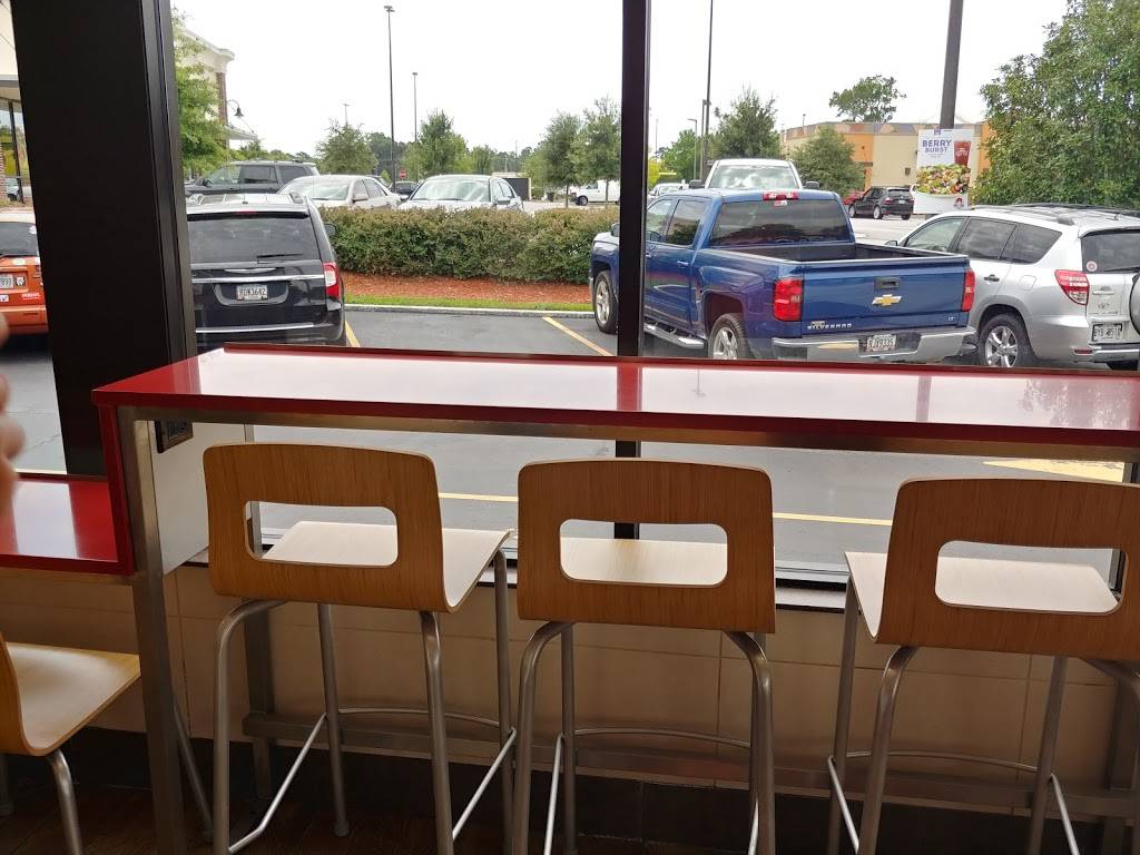Wendys | restaurant | 112 Mall Blvd, Savannah, GA 31406, USA | 9123522801 OR +1 912-352-2801