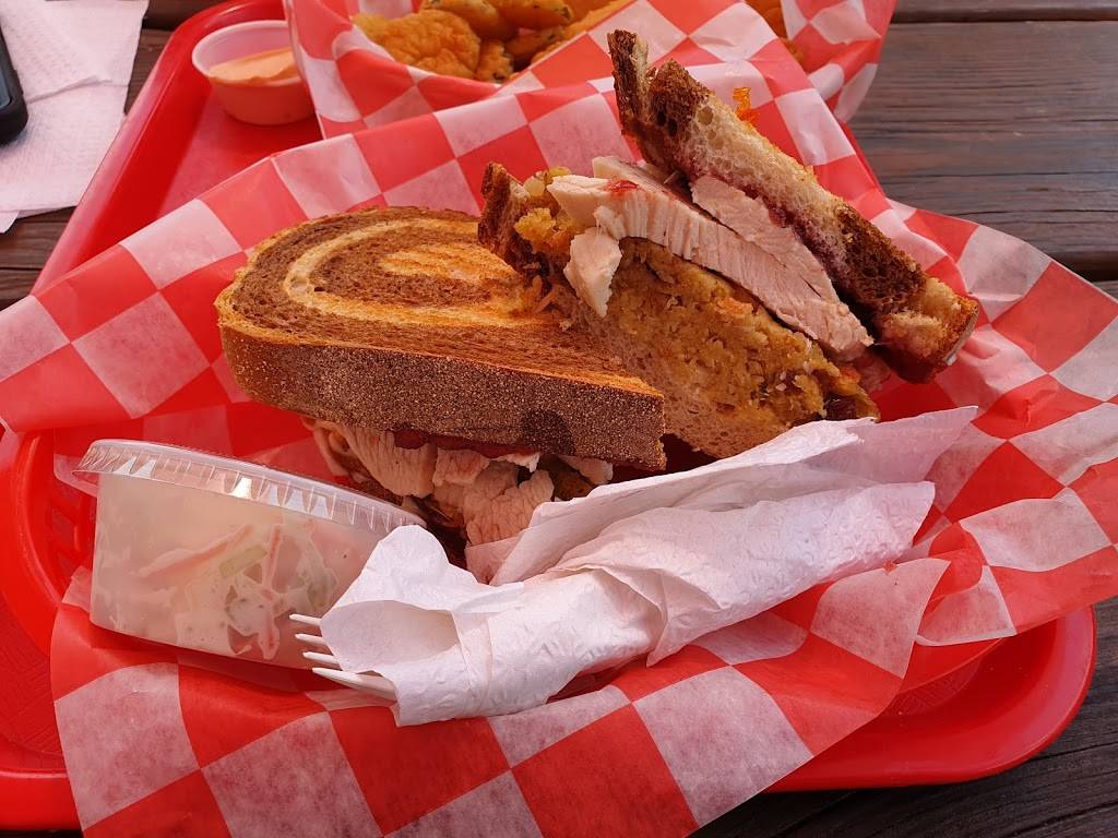 Jennas Drive-in | restaurant | 269 Park Ave, Weymouth, MA 02190, USA | 7813370823 OR +1 781-337-0823