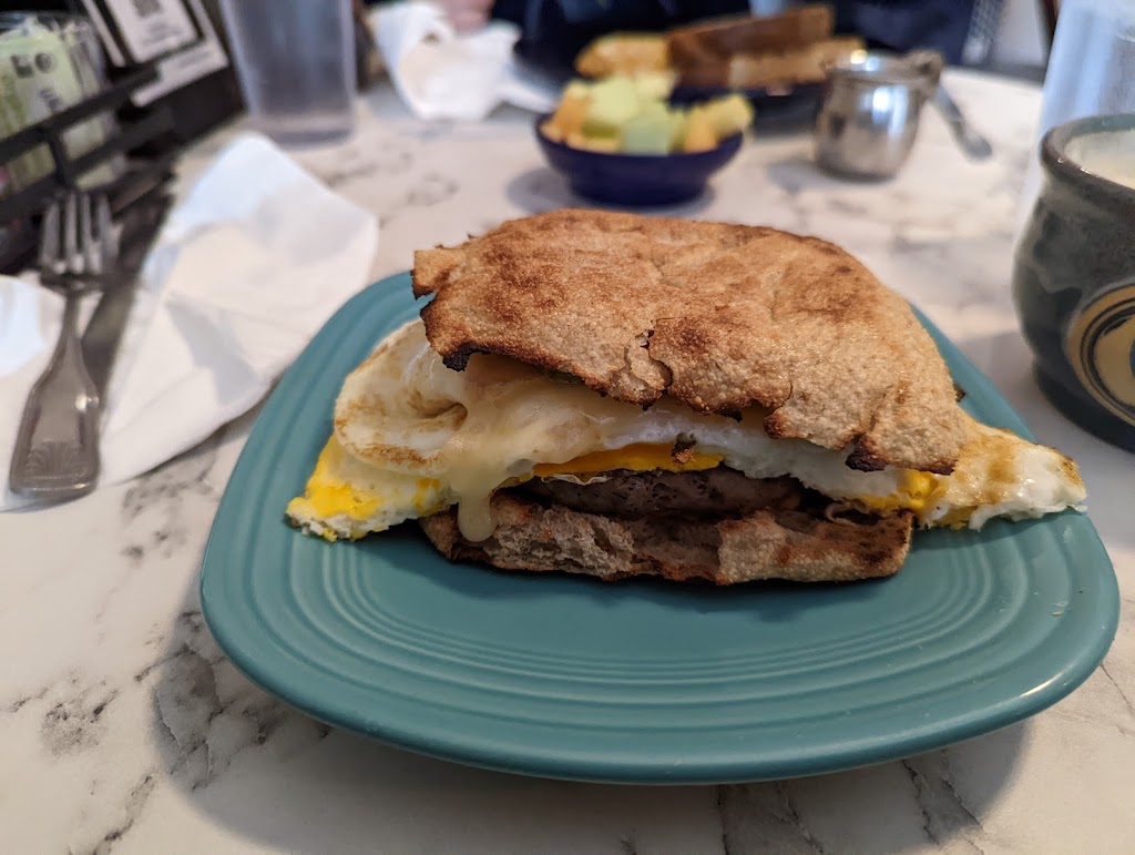 Luna Café | restaurant | 317 Market St, Philadelphia, PA 19106, USA | 2153093140 OR +1 215-309-3140