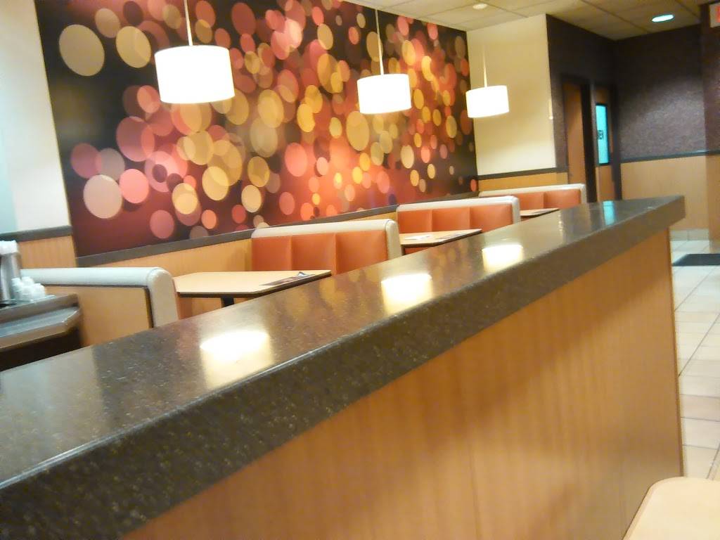 McDonalds | cafe | 140 S 8th St, Medford, WI 54451, USA | 7157482777 OR +1 715-748-2777