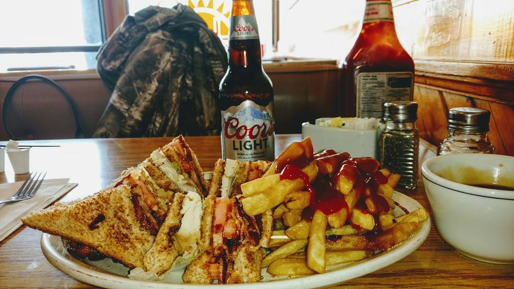 Dinos Dining Lounge | restaurant | 510 Dundas St, Woodstock, ON N4S 1C3, Canada | 5195375892 OR +1 519-537-5892