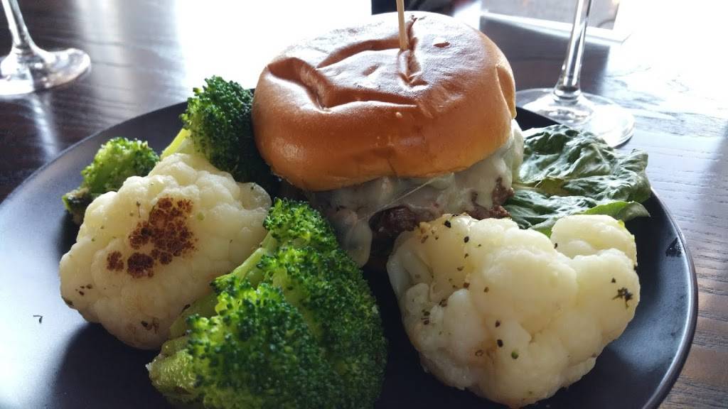 Bungalow Retreat | restaurant | 1109 International Pkwy Suite 1651, Lake Mary, FL 32746, USA | 4073786905 OR +1 407-378-6905