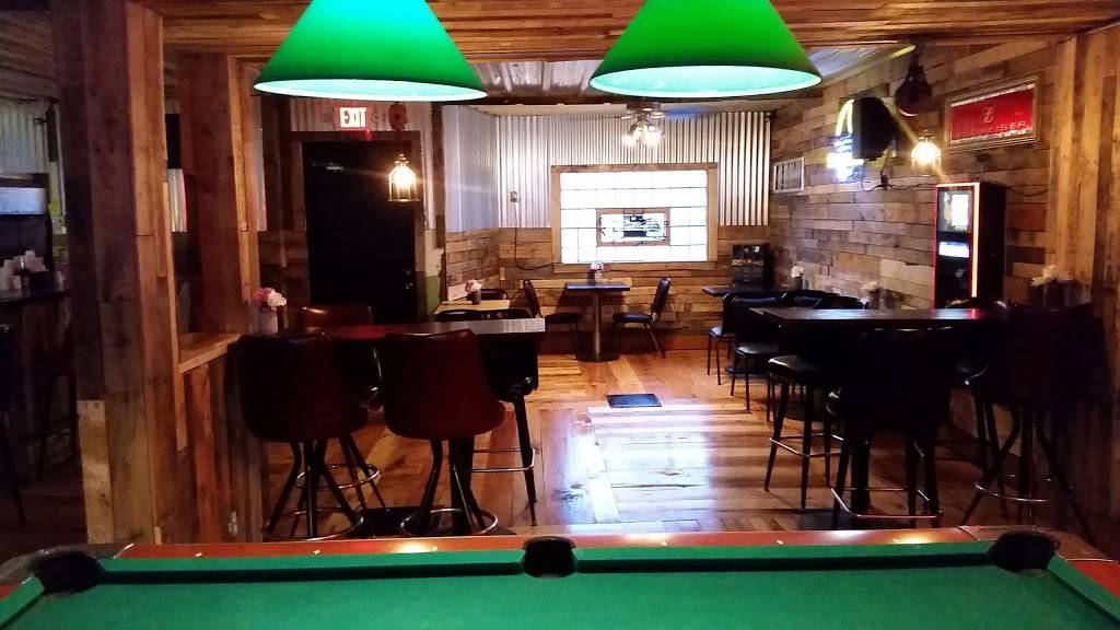 Flying Pig Saloon | restaurant | 175 N Ellsworth Ave, Salem, OH 44460, USA | 3303379117 OR +1 330-337-9117