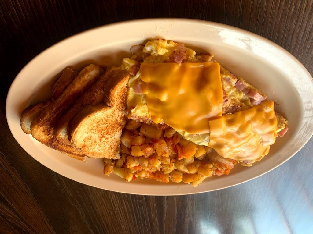 Chela’s restaurant bar | restaurant | 4901 Durfee Ave, Pico Rivera, CA 90660, USA | 5626999817 OR +1 562-699-9817