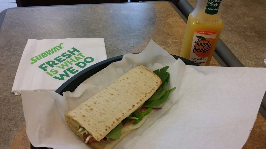 Subway Restaurants | restaurant | 11726 I-35 #102, San Antonio, TX 78233, USA | 2105990153 OR +1 210-599-0153