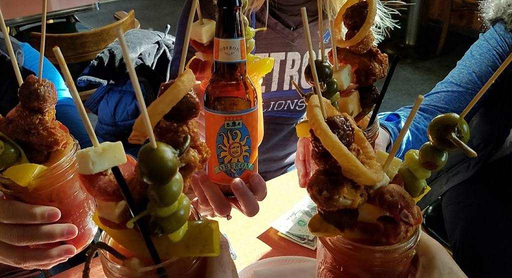 The Seven Deuce | restaurant | 104 S Main St, Tekonsha, MI 49092, USA | 5177674230 OR +1 517-767-4230