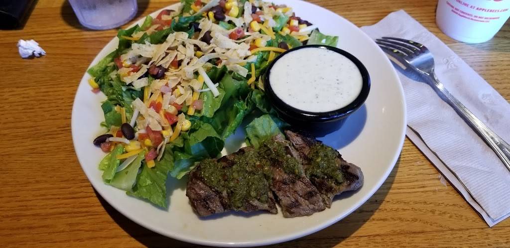 Applebees Grill + Bar | restaurant | 2300 Green Hill Rd, Mt Pleasant, TX 75455, USA | 9035777234 OR +1 903-577-7234