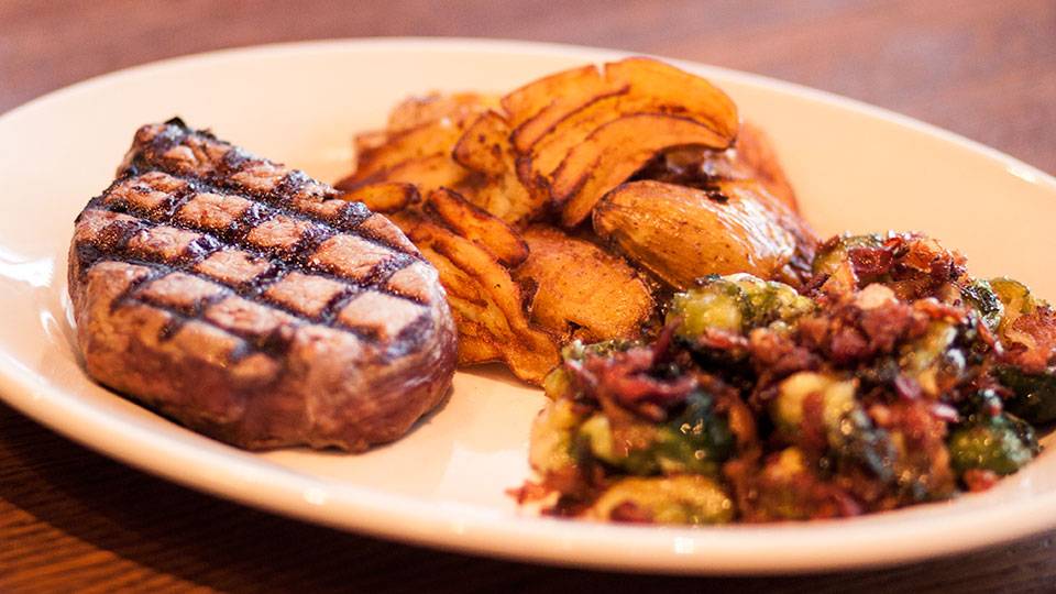 The Tavern Grill | restaurant | 3561 Lexington Ave N, Arden Hills, MN 55126, USA | 6514784450 OR +1 651-478-4450