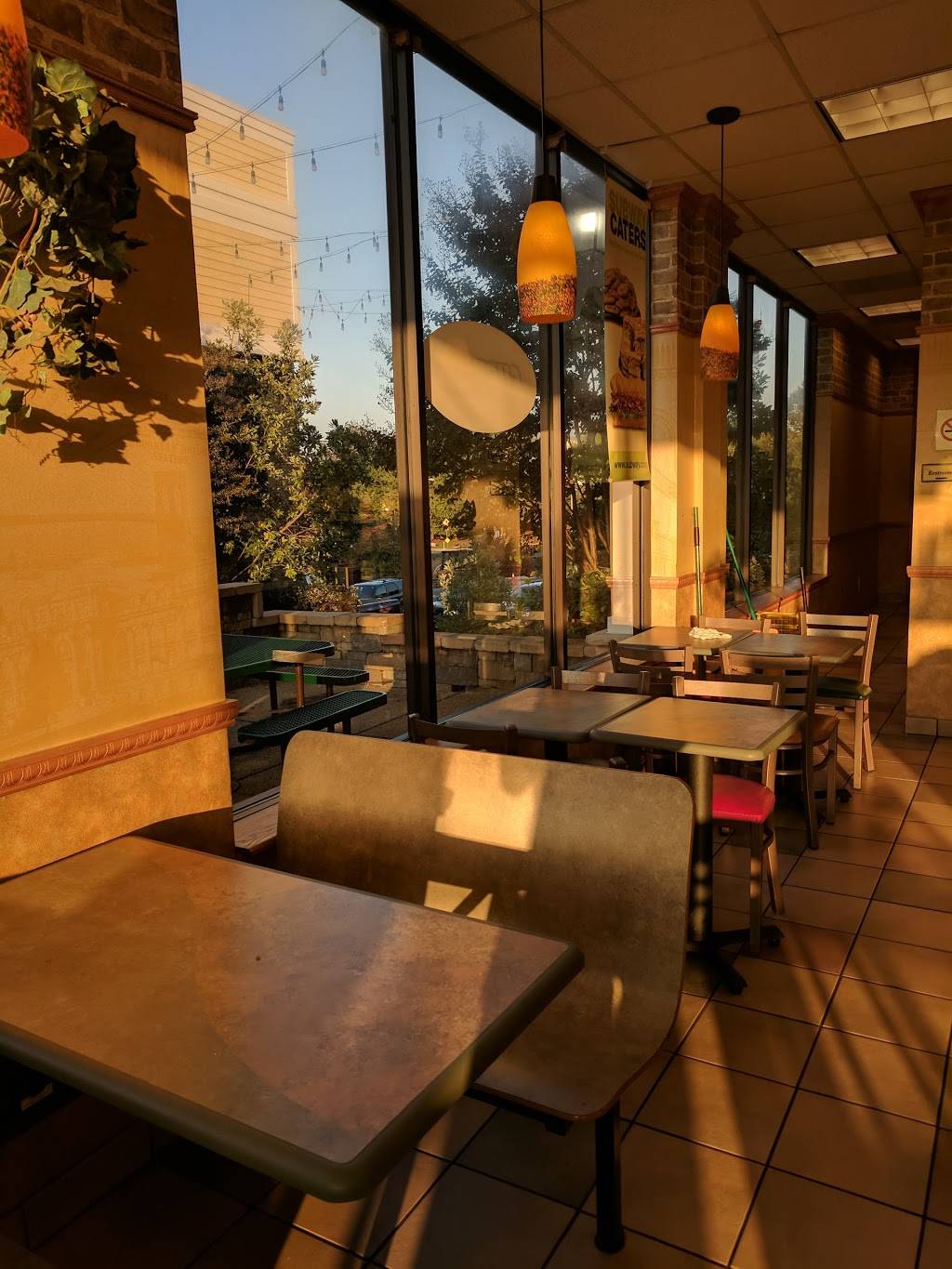 Subway Restaurants | restaurant | 18137 Town Center Dr, Olney, MD 20832, USA | 3015705737 OR +1 301-570-5737