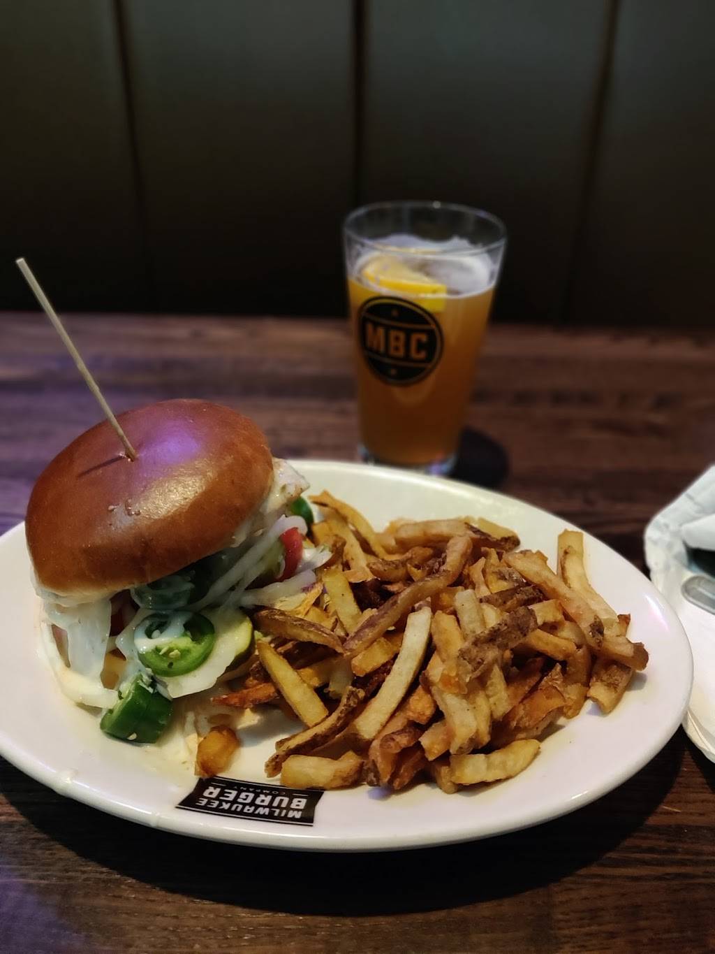 Milwaukee Burger Company | restaurant | 9901 77th St, Pleasant Prairie, WI 53158, USA | 2624557720 OR +1 262-455-7720