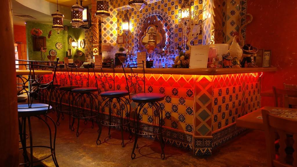 South of the Border | restaurant | 335 Wantagh Ave, Levittown, NY 11756, USA | 5167964400 OR +1 516-796-4400