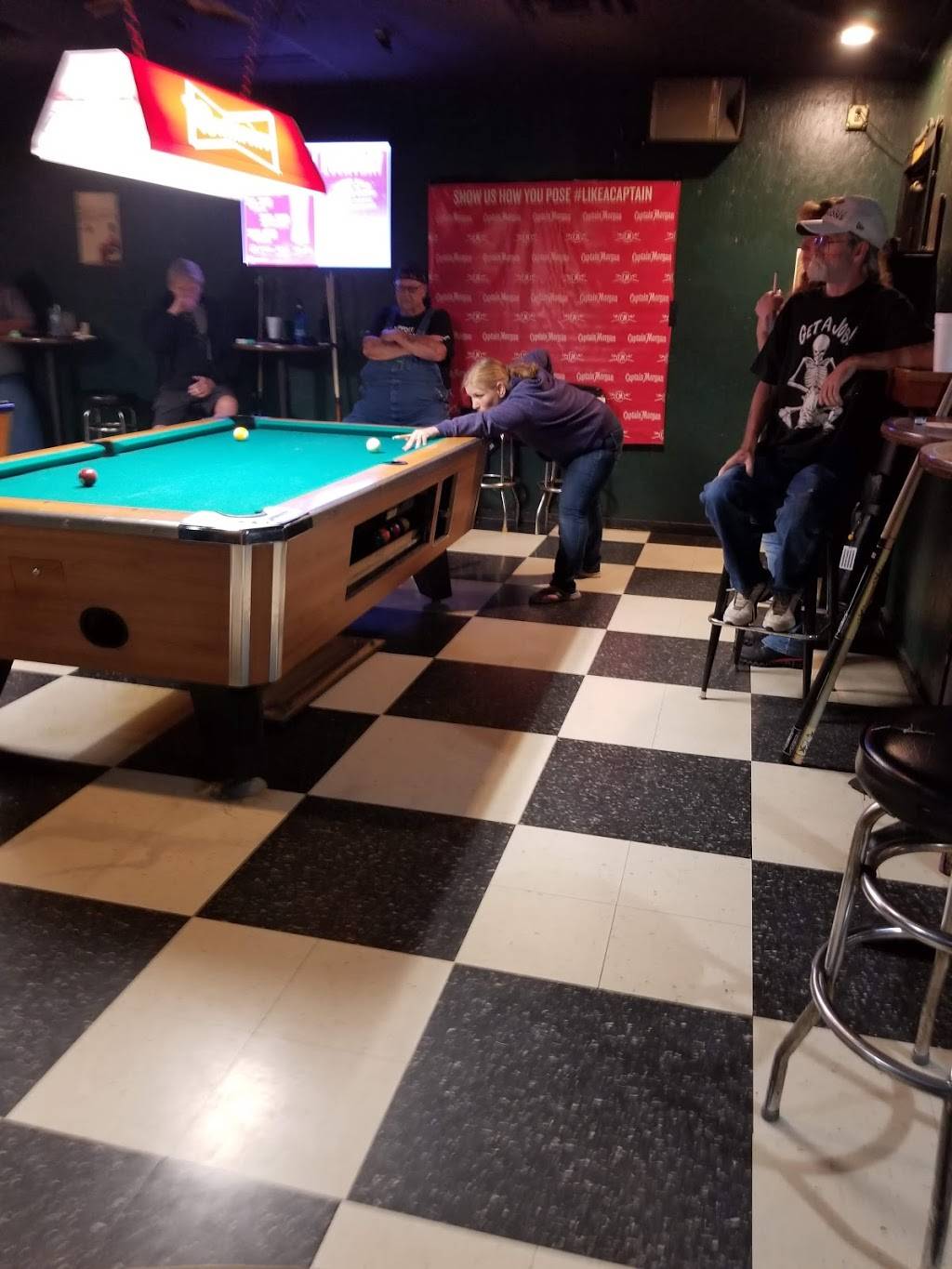 Martins Tavern | restaurant | 115 N Randolph St, Garrett, IN 46738, USA | 2603574290 OR +1 260-357-4290