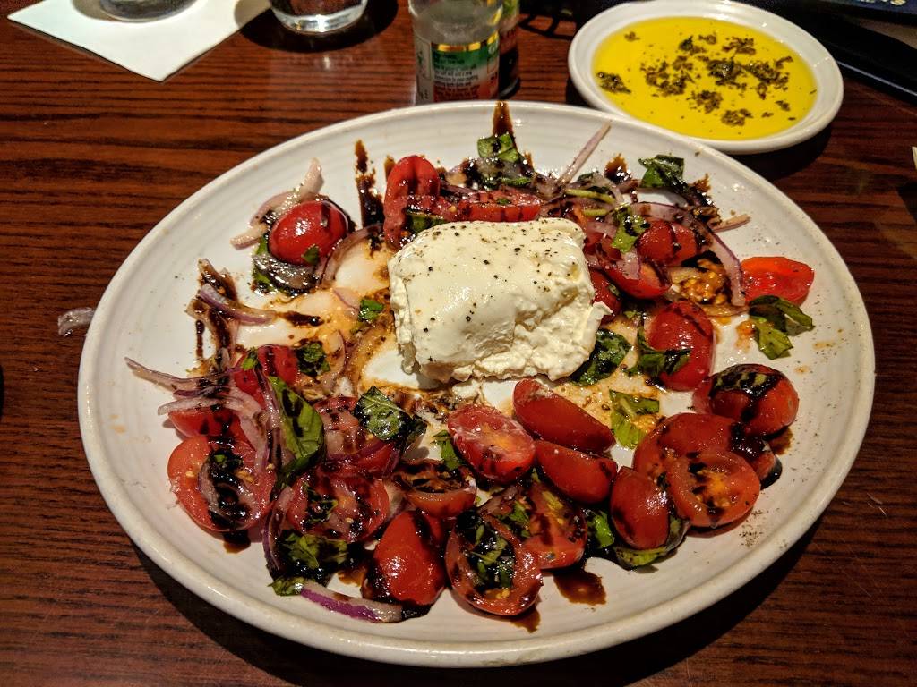 Carrabbas Italian Grill | restaurant | 10075 Gulf Center Dr, Fort Myers, FL 33913, USA | 2396902426 OR +1 239-690-2426