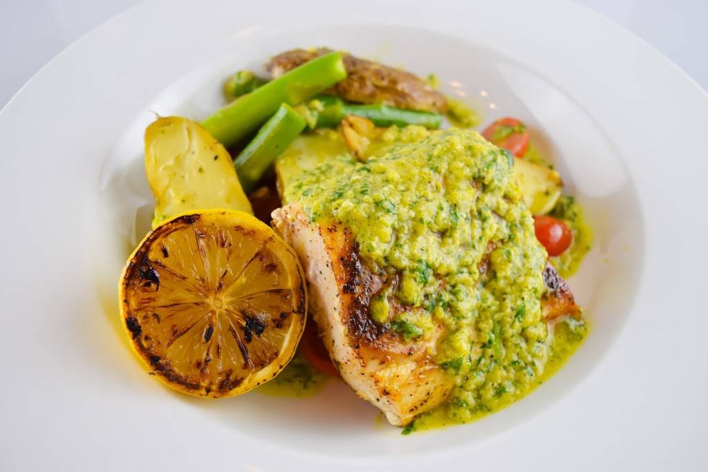 Sazs State House | restaurant | 5539 W State St, Milwaukee, WI 53208, USA | 4144532410 OR +1 414-453-2410