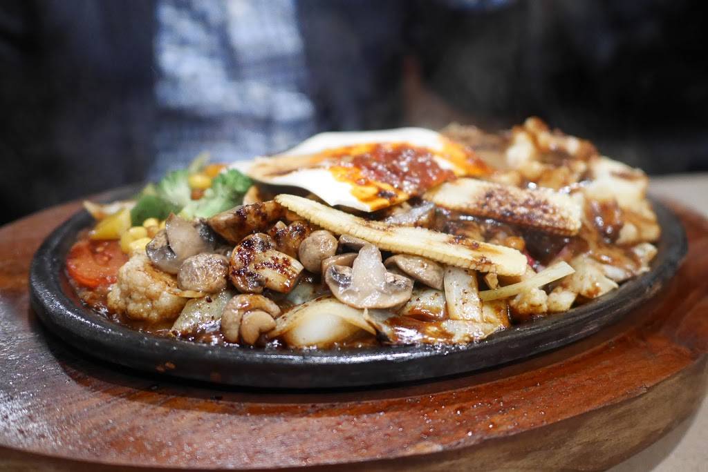 Kobe Sizzlers | restaurant | 808 Britannia Rd W #105, Mississauga, ON L5V 0A7, Canada | 9058122700 OR +1 905-812-2700