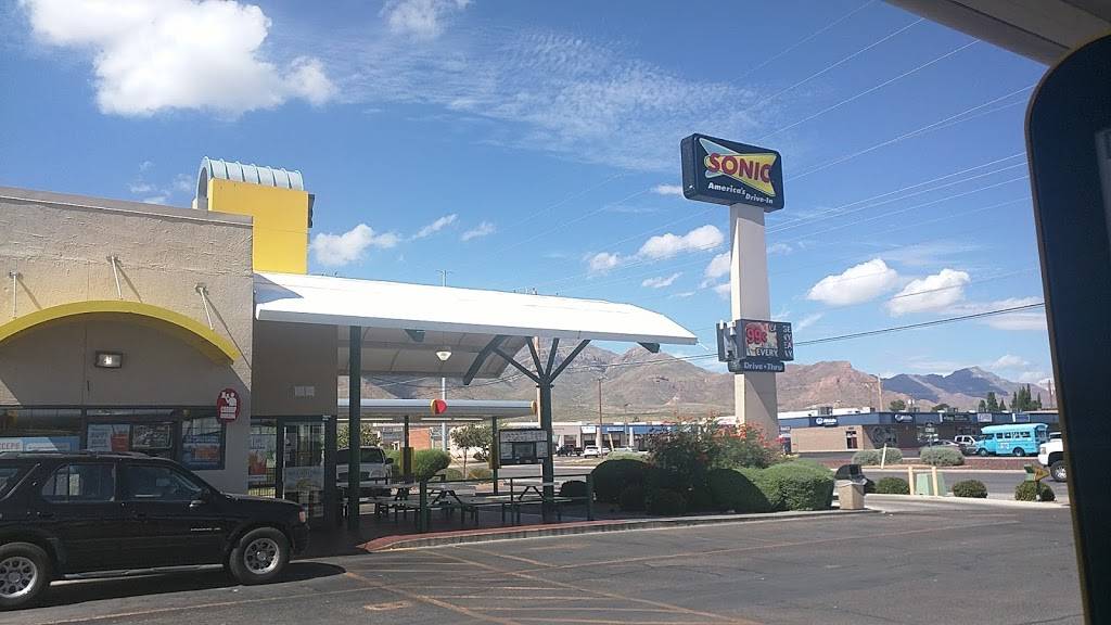 Sonic Drive-In | restaurant | 4800 Hondo Pass Dr, El Paso, TX 79904, USA | 9157555500 OR +1 915-755-5500