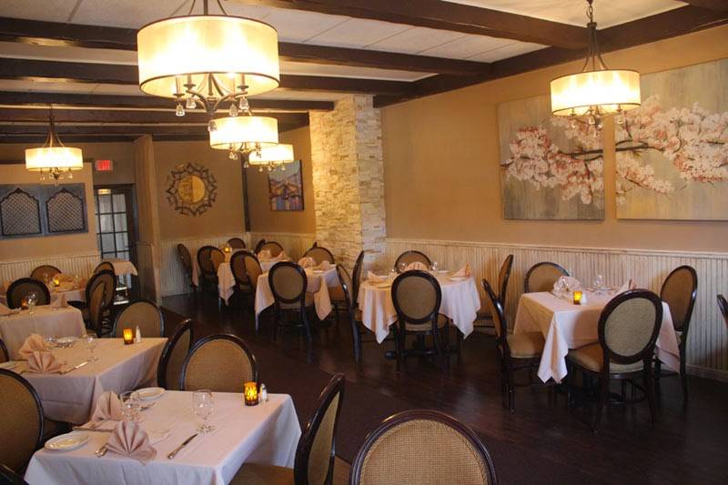 Rialto Restaurant | restaurant | 588 Westbury Ave, Carle Place, NY 11514, USA | 5169975283 OR +1 516-997-5283