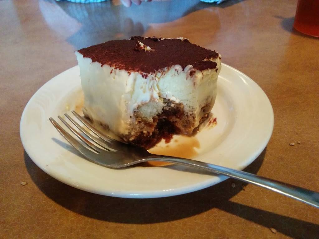 Iannuccis Pizzeria & Italian Restaurant | restaurant | 1508 Asheville Hwy, Hendersonville, NC 28791, USA | 8286934300 OR +1 828-693-4300