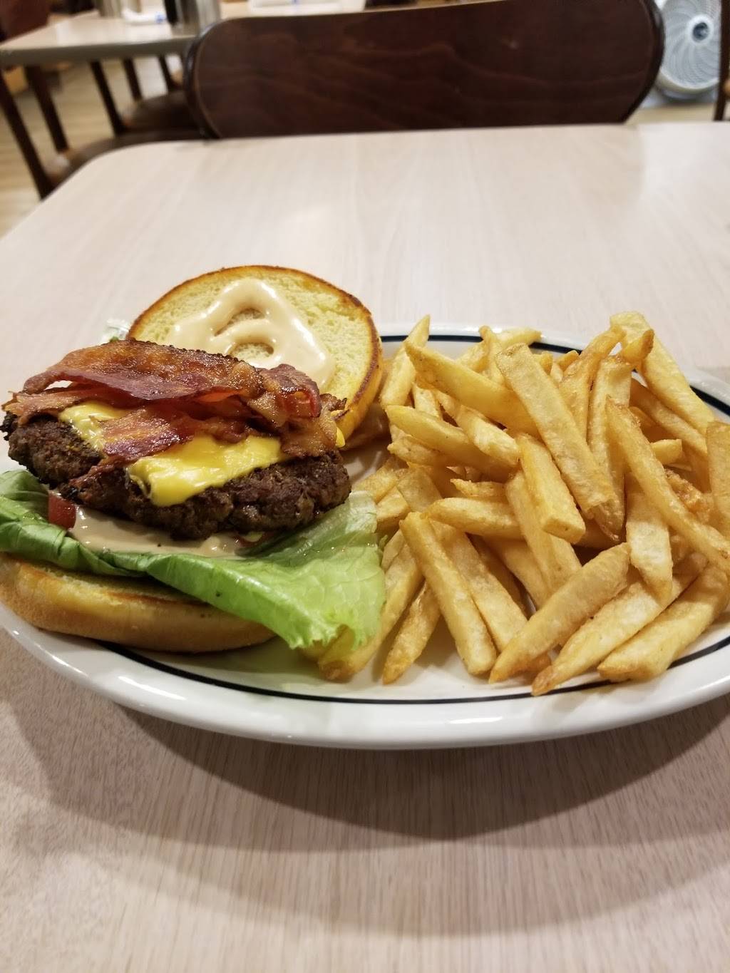 IHOP | restaurant | 3710 Riverdale Rd, Memphis, TN 38115, USA | 9017373902 OR +1 901-737-3902