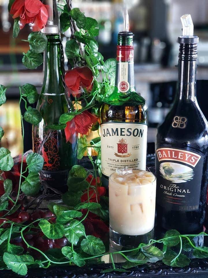 Rintronas Bistro | restaurant | 470 French Rd, Utica, NY 13502, USA | 3158648050 OR +1 315-864-8050