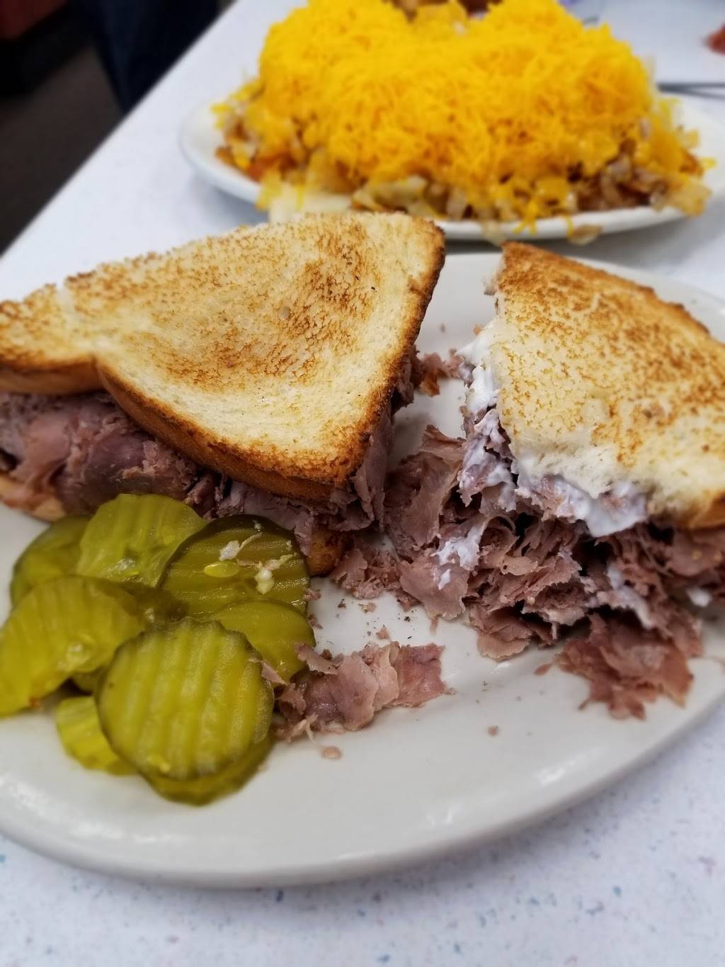 J & J Restaurant | restaurant | 6159 Glenway Ave, Cincinnati, OH 45211, USA | 5136612260 OR +1 513-661-2260