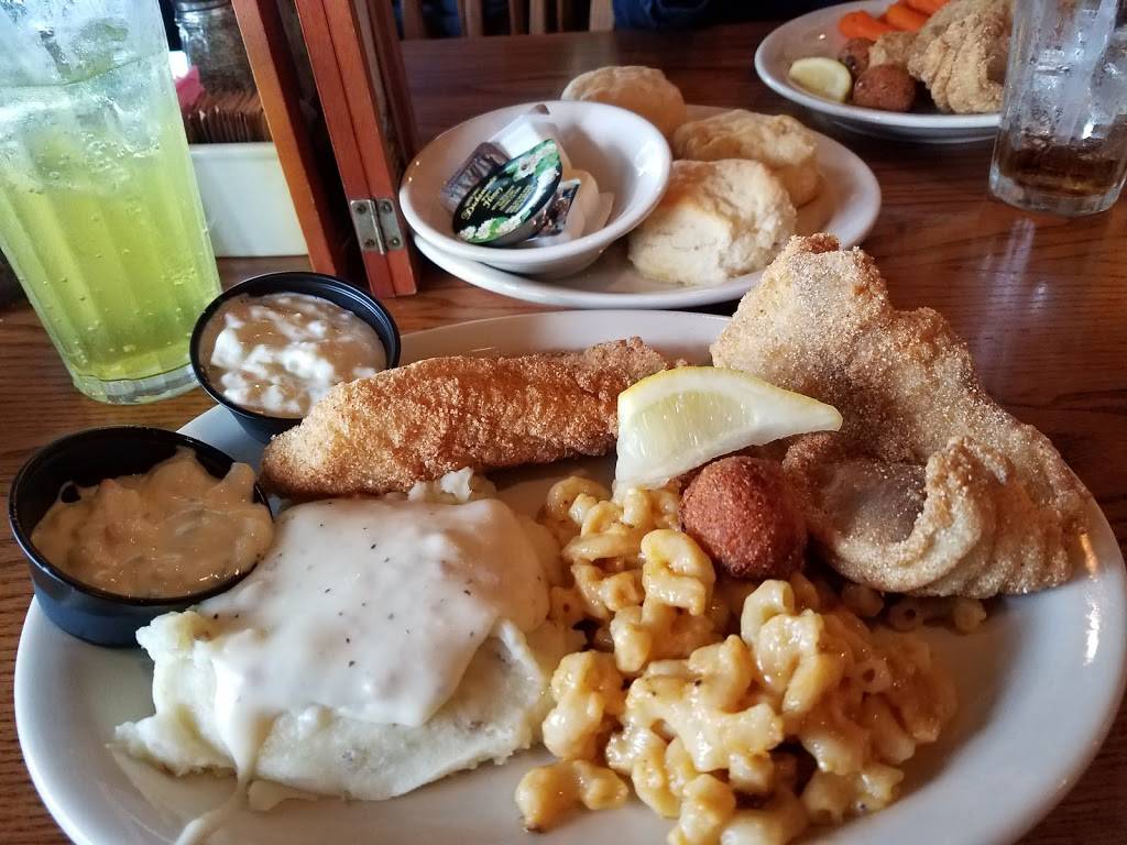 Cracker Barrel Old Country Store | restaurant | 2525 W Marquette Woods Rd, Stevensville, MI 49127, USA | 2694280550 OR +1 269-428-0550