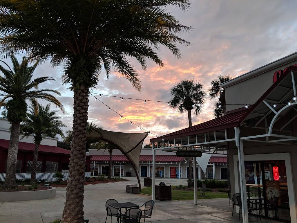 Village Center | shopping mall | 13100-13262 N Dale Mabry Hwy, Tampa, FL 33618, USA | 8136644800 OR +1 813-664-4800