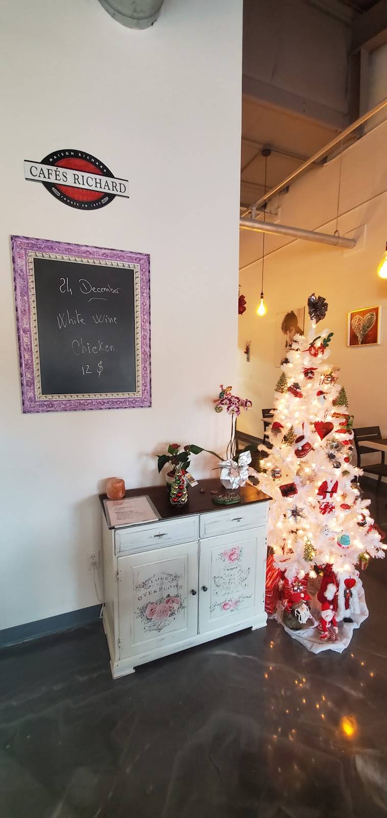 Une part d’amour | restaurant | 2475 McMullen Booth Rd, Clearwater, FL 33759, USA | 7277543439 OR +1 727-754-3439