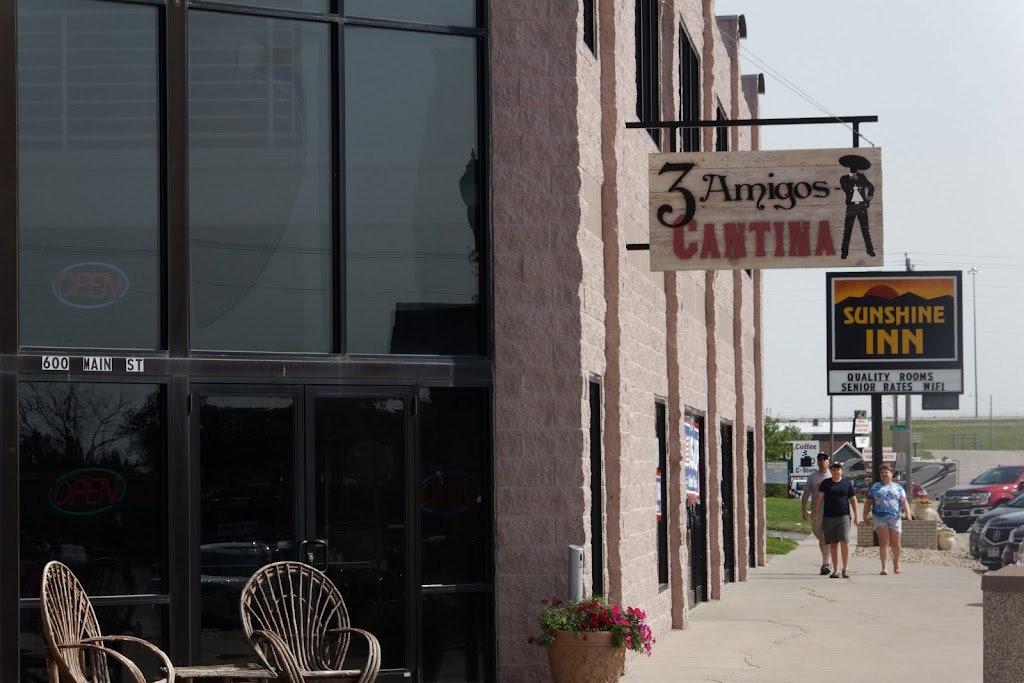 3 Amigos Cantina | restaurant | 600 Main St #409, Wall, SD 57790, USA | 6052792700 OR +1 605-279-2700
