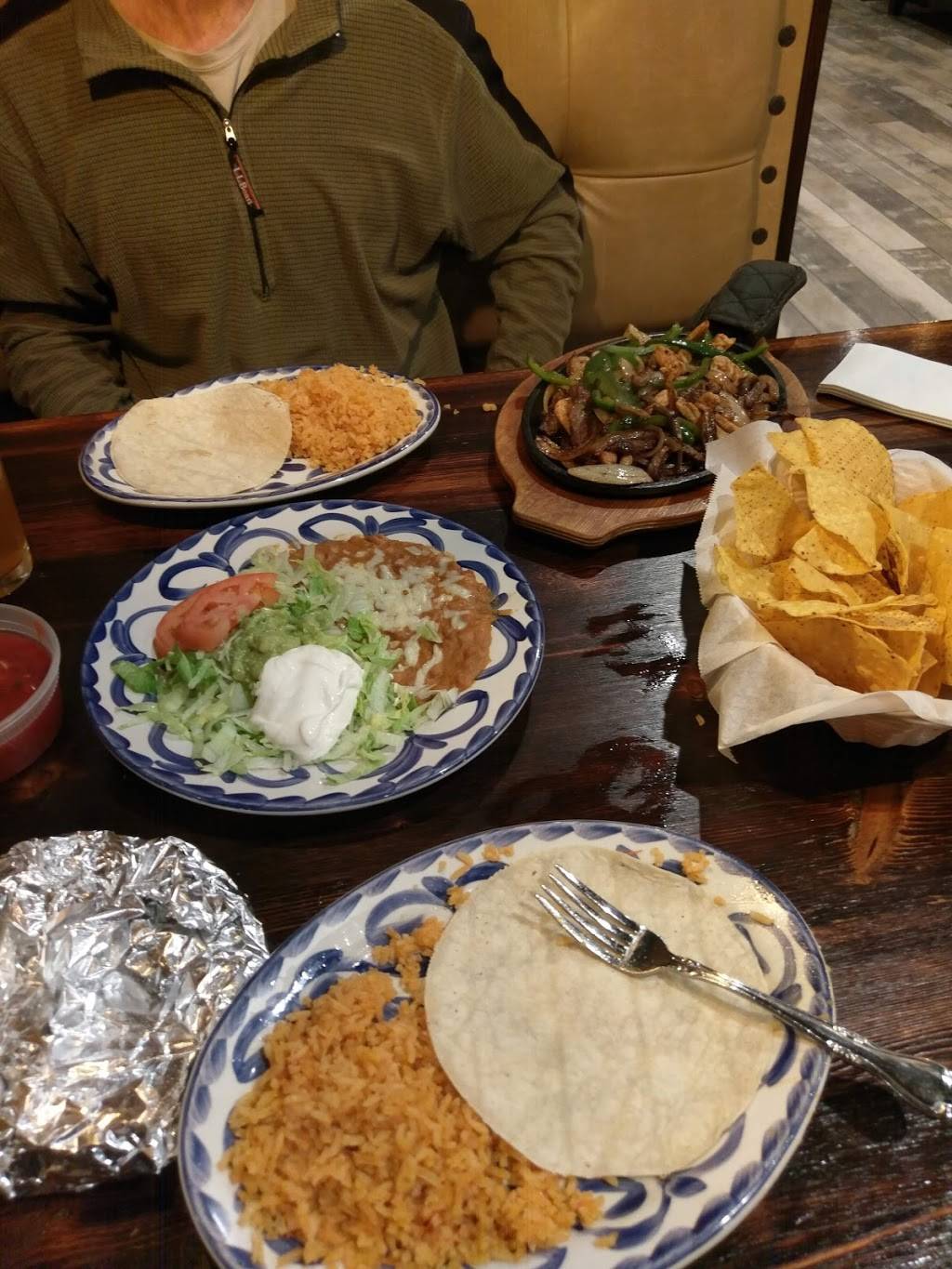 La Carreta Mexican Restaurant | restaurant | 44 Nashua Rd, Londonderry, NH 03053, USA | 6039653477 OR +1 603-965-3477